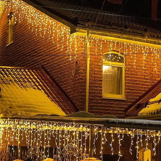 Dekoratív téli díszvilágítás, meleg fehér fény - fényfüzér csomag: eresz 20m, erkély 10m, ablakok 2x10m, tartozékokat tart...
