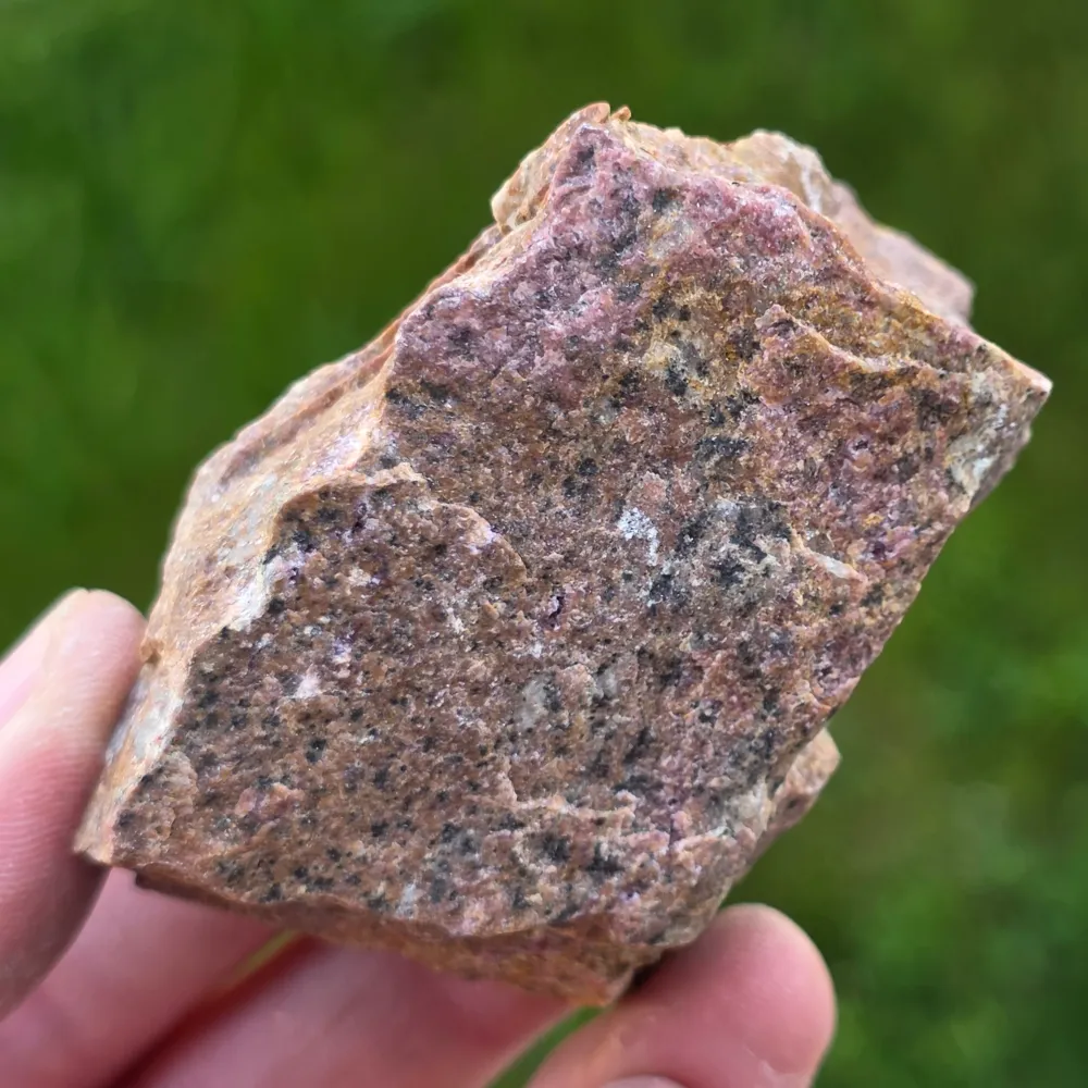 Rózsaszín Salrose dolomit nyers kő m34