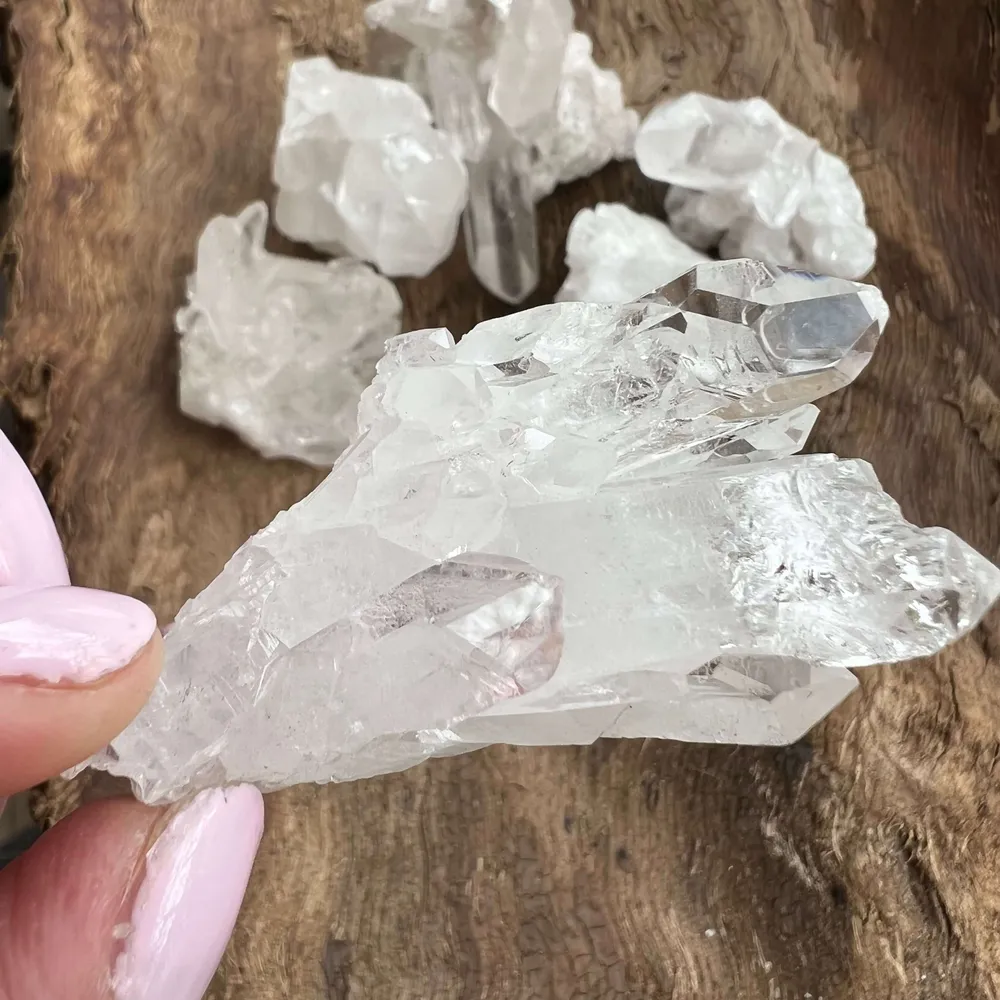 Színtelen kvarcfürt/druzy hegyikristály S 4,5-5,5 cm