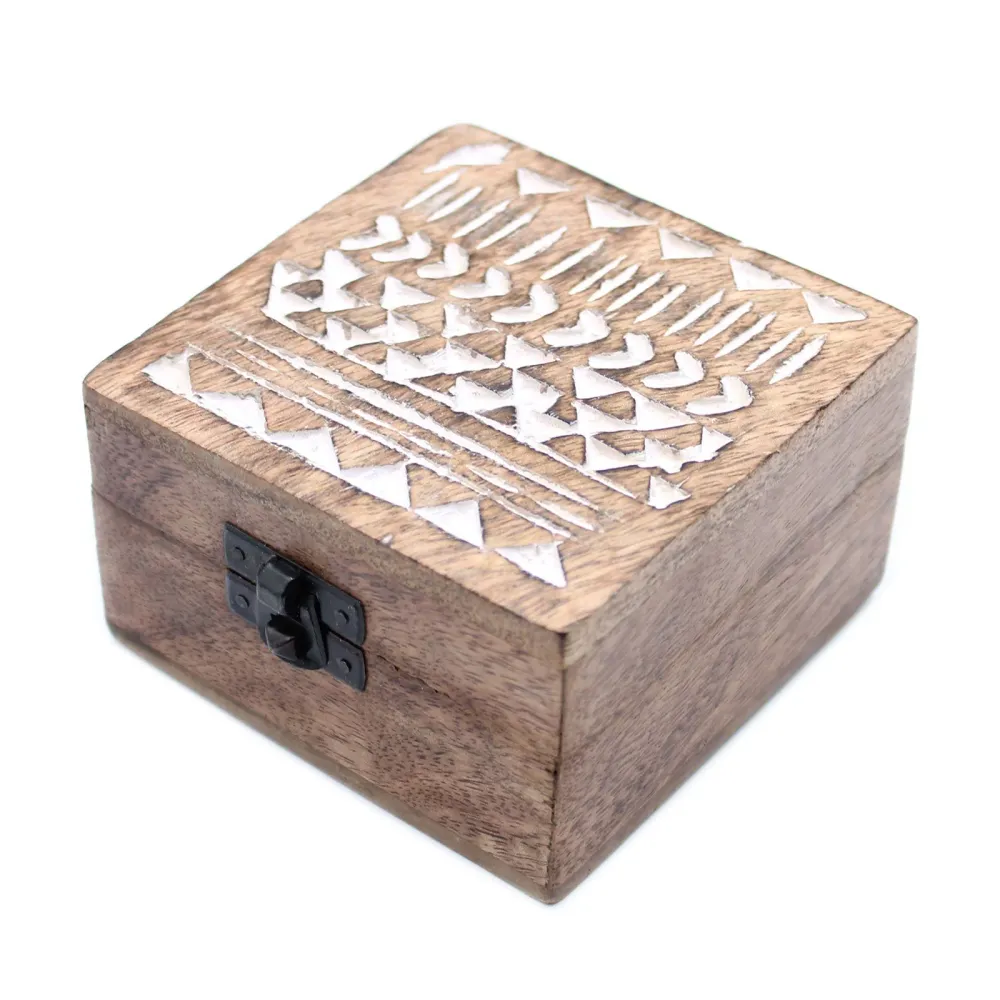 Fehérre meszelt fa doboz aztec mintával 10x10 cm