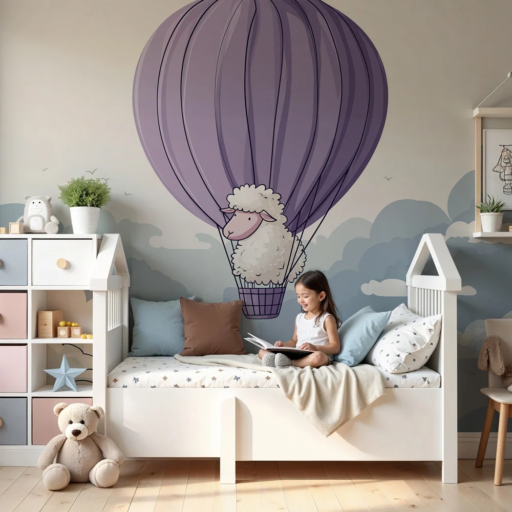 Nursery room wallpaper | Mouton dans un ballon à air chaud parmi les nuages