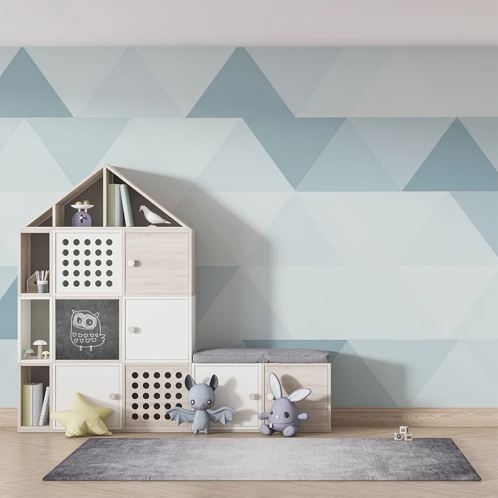 Tapéta gyerekszobába | Geometriai minták háromszögekben, lágy kék és fehér árnyalatokban