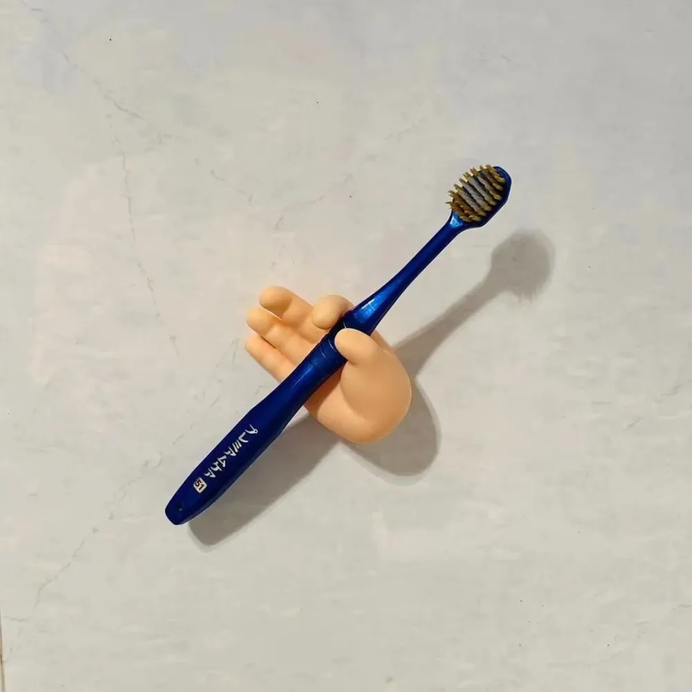 Fürdőszobai tartó, Vivimall, multifunkcionális, fogkefékhez/kábelekhez, PVC, tapadókoronggal, kéz modell, 7 x 6,5 cm, krém
