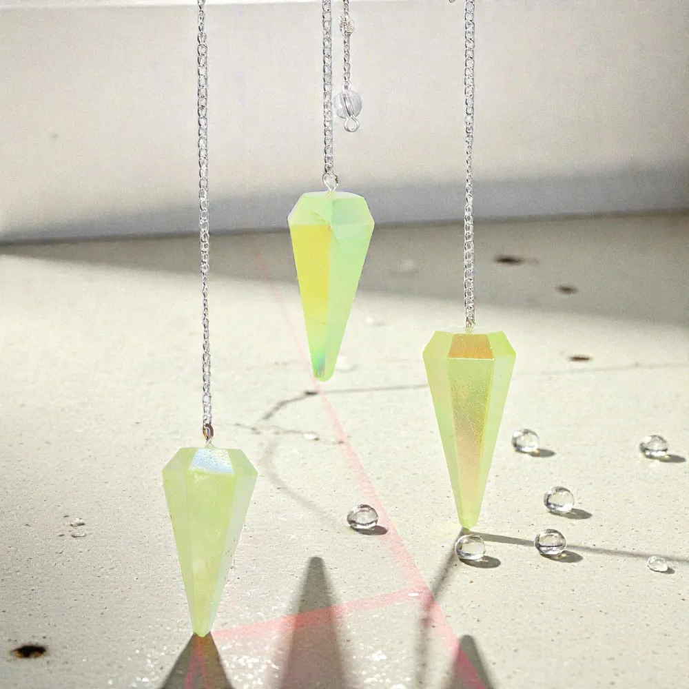 Hatszögletű inga – Aurora kristály halványzöld – 4 cm
