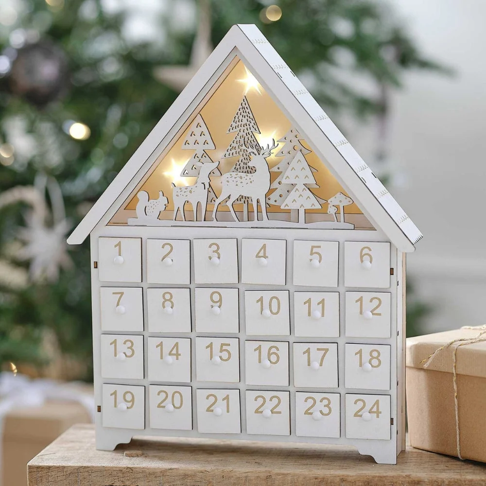 Gingerray Világító Adventi Naptár Fából