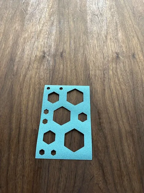 Egyedi DIY kép hexagon színes kék, zöld lapok fehér képkerettel