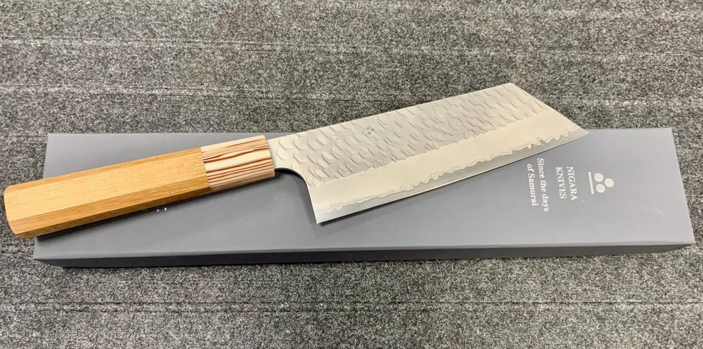 KIRITSUKE NAKIRI - Kurouchi Tsuchime - 180mm