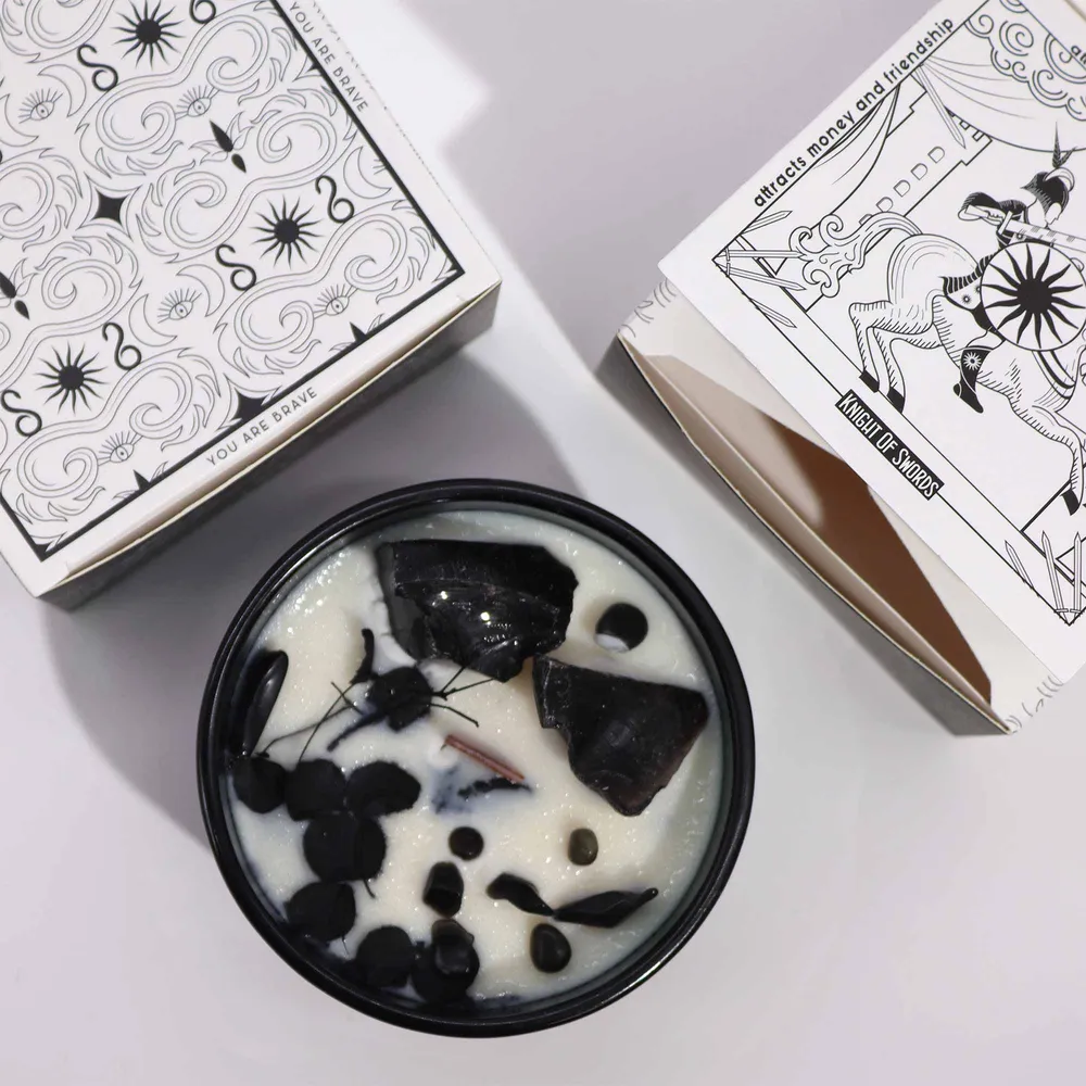 Tarot gyertya Fekete Obszidián Kardok Lovagja