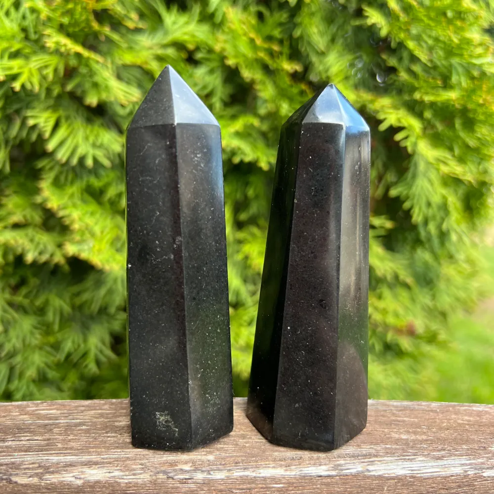 Bazalt obeliszk/torony m1 10,5 cm * 3 cm vulkáni láva