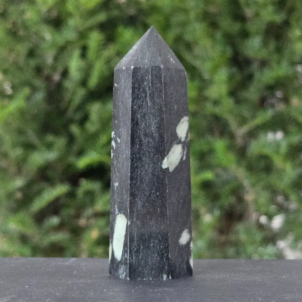 Krizantém kő obeliszk | Model 5
