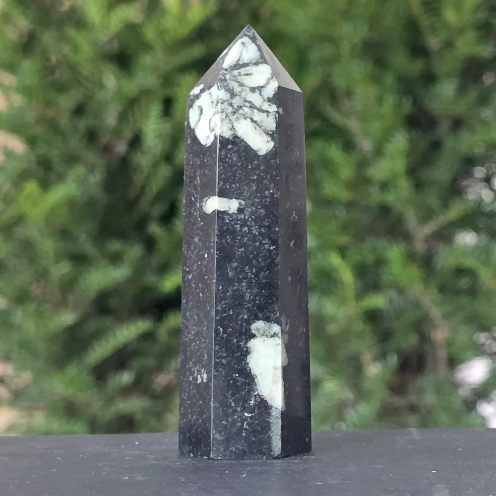 Krizantém kő obeliszk | Model 4