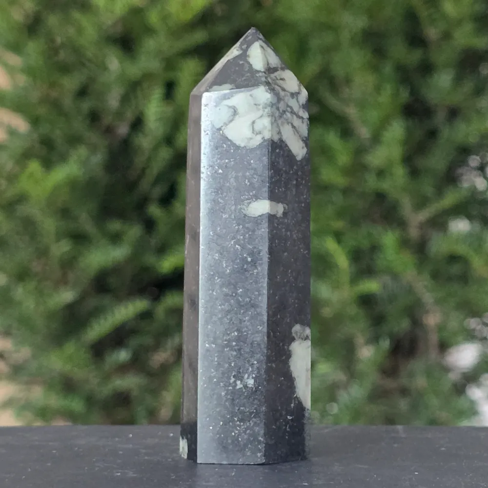Krizantém kő obeliszk | Model 4