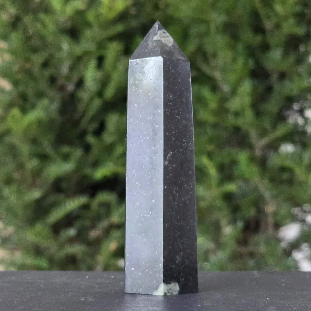 Krizantém kő obeliszk | Model 4