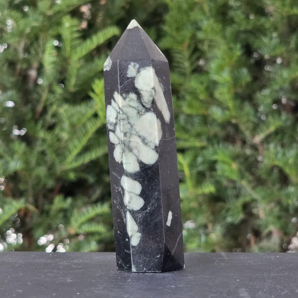 Krizantém kő obeliszk | Model 1