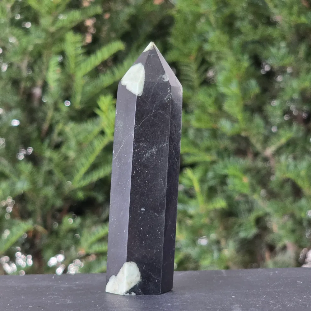 Krizantém kő obeliszk | Model 1