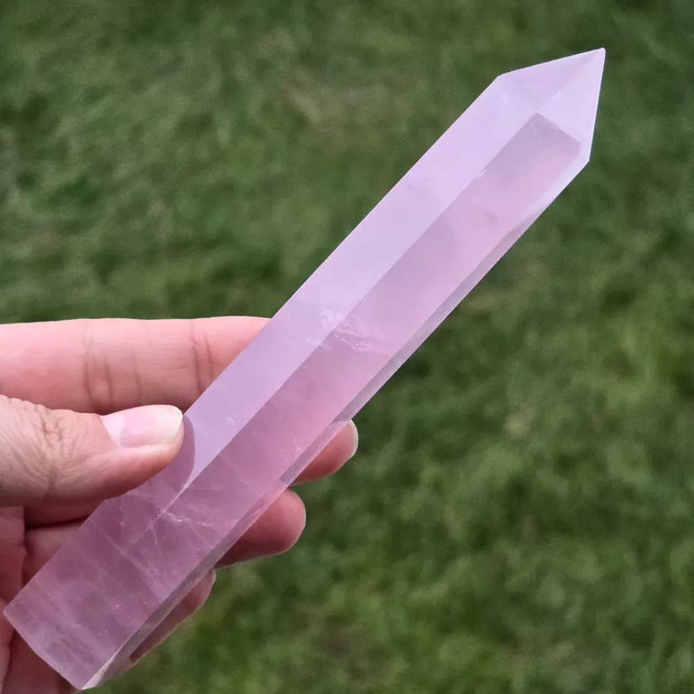 Rózsakvarc obeliszk, Namibia modell 8