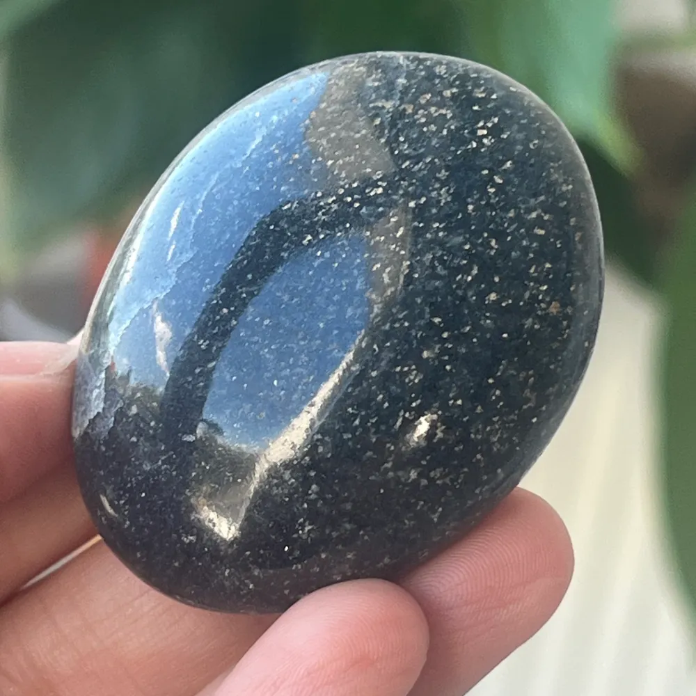 Palm kő lazurit Madagaszkárról, 14-es modell