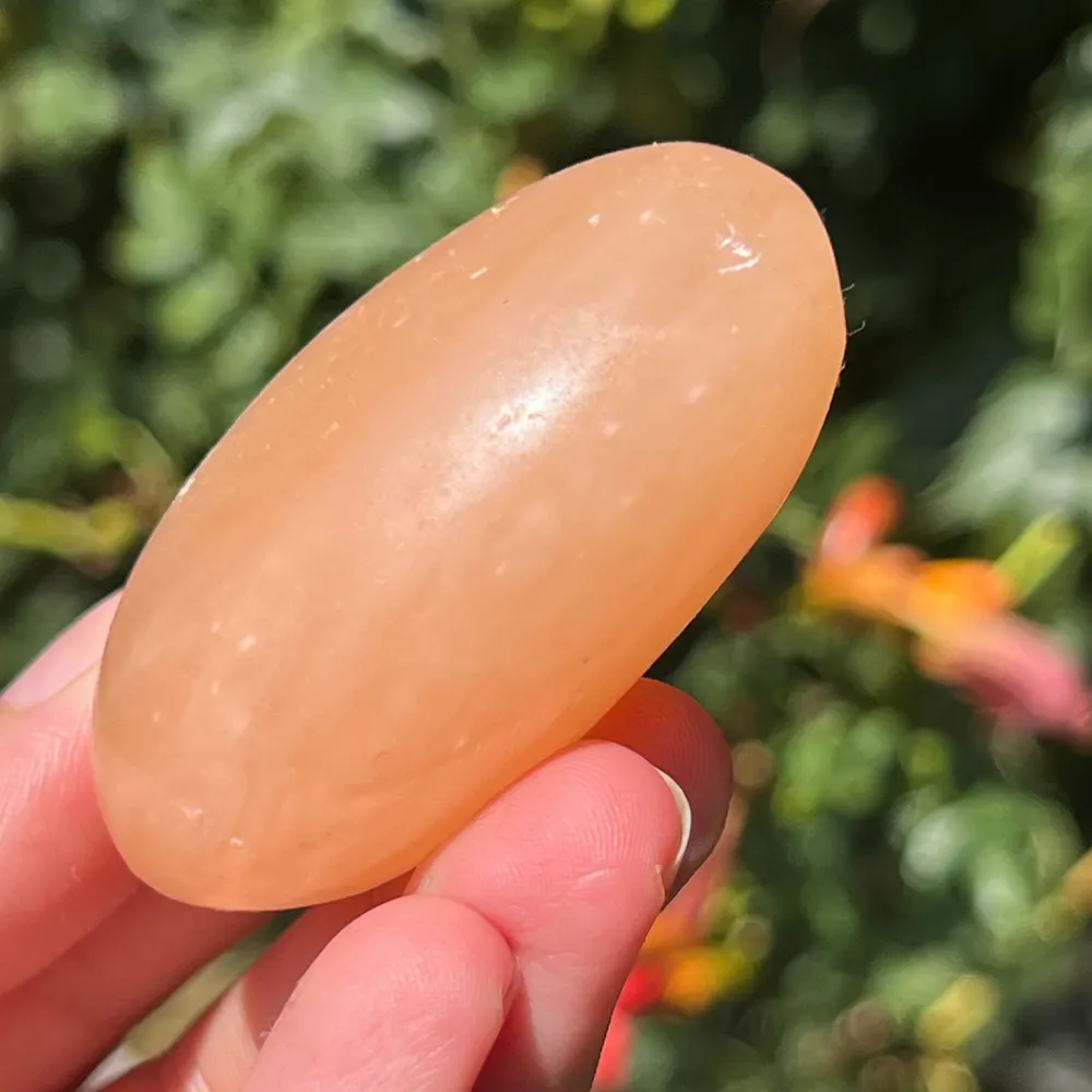 Kalcit narancssárga palmakő Model 9 (Madagaszkárból)