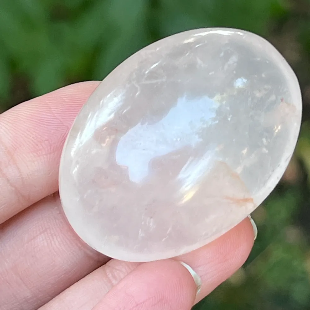 Madagaszkári vörös hematit kvarc palmstone m4, tűzkvarc