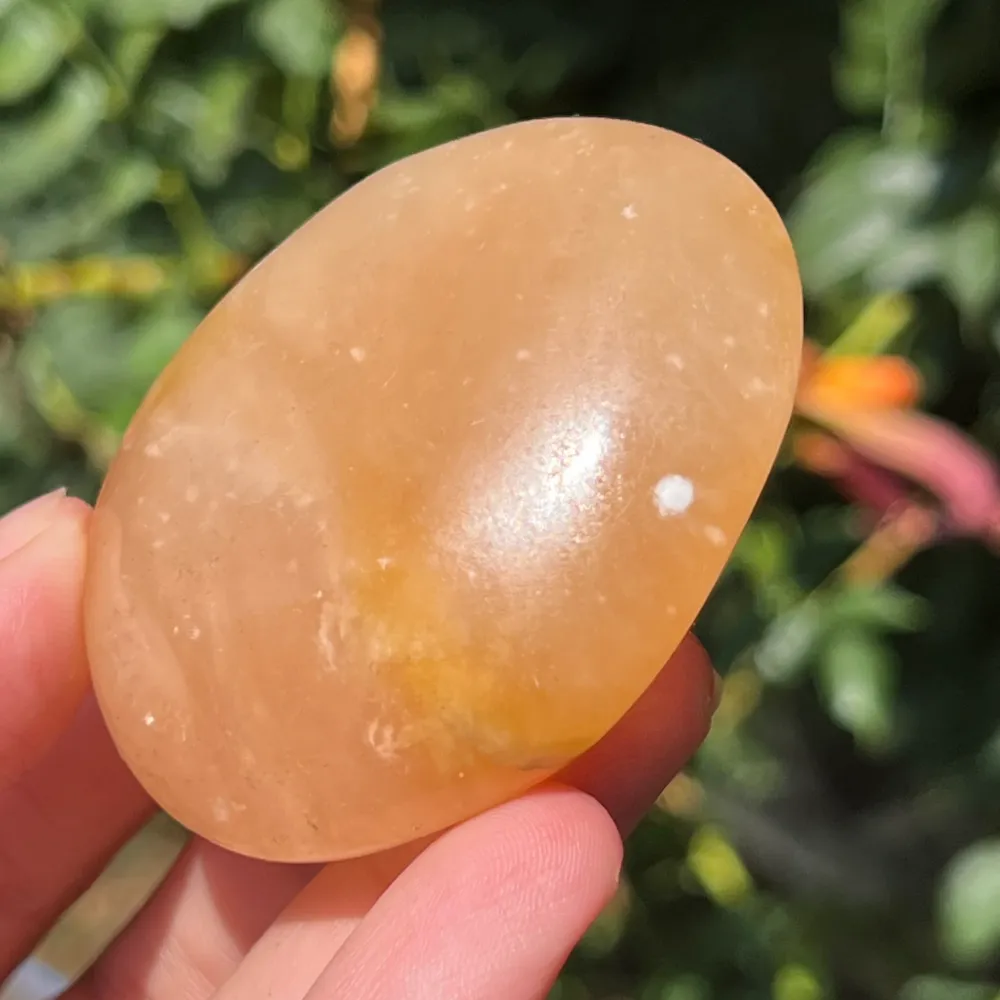 Narancssárga kalcit palmstone modell 7 (Madagaszkárból)