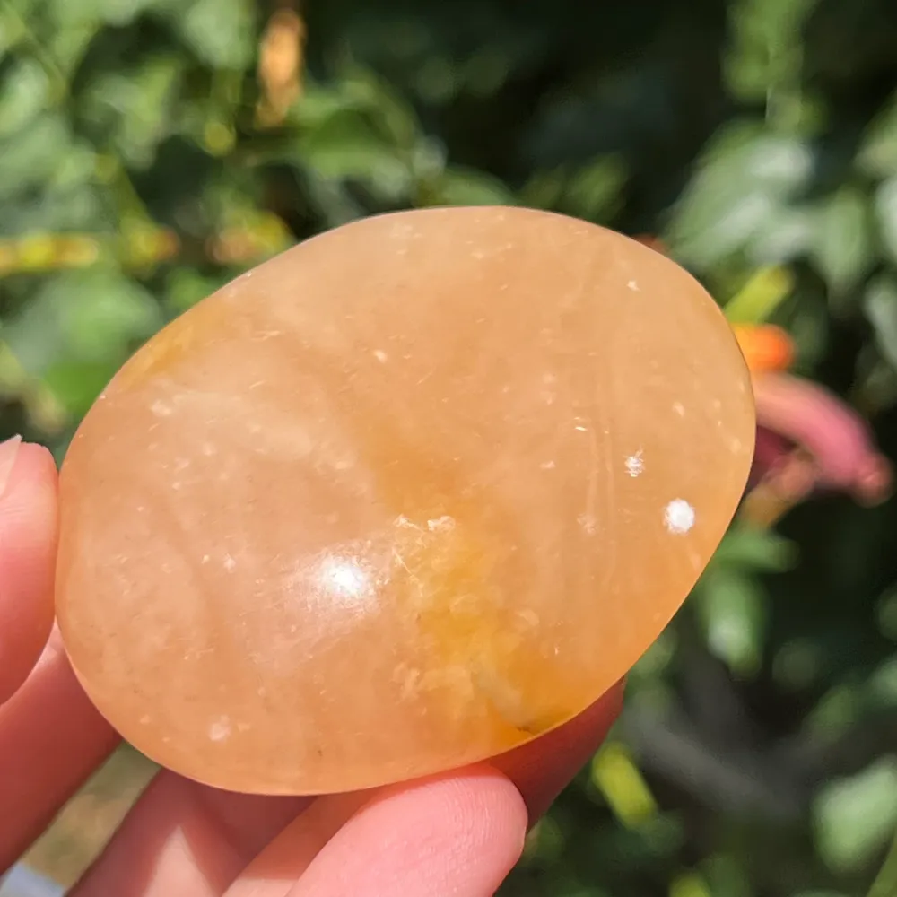 Narancssárga kalcit palmstone modell 7 (Madagaszkárból)
