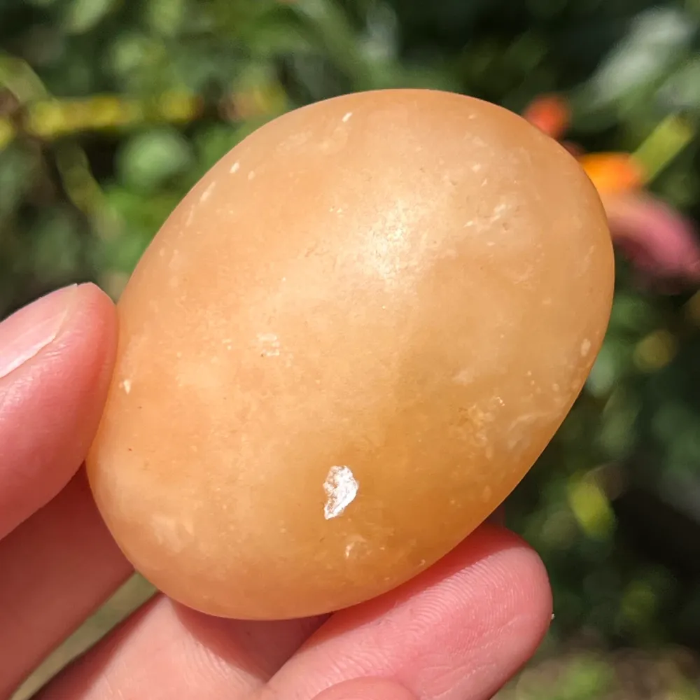 Narancssárga kalcit palmstone modell 8 (Madagaszkárról)