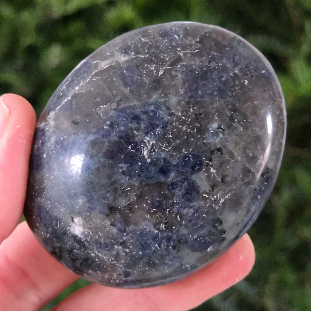 Palmstone Iolite (vízzafír) madagaszkári modellből 9