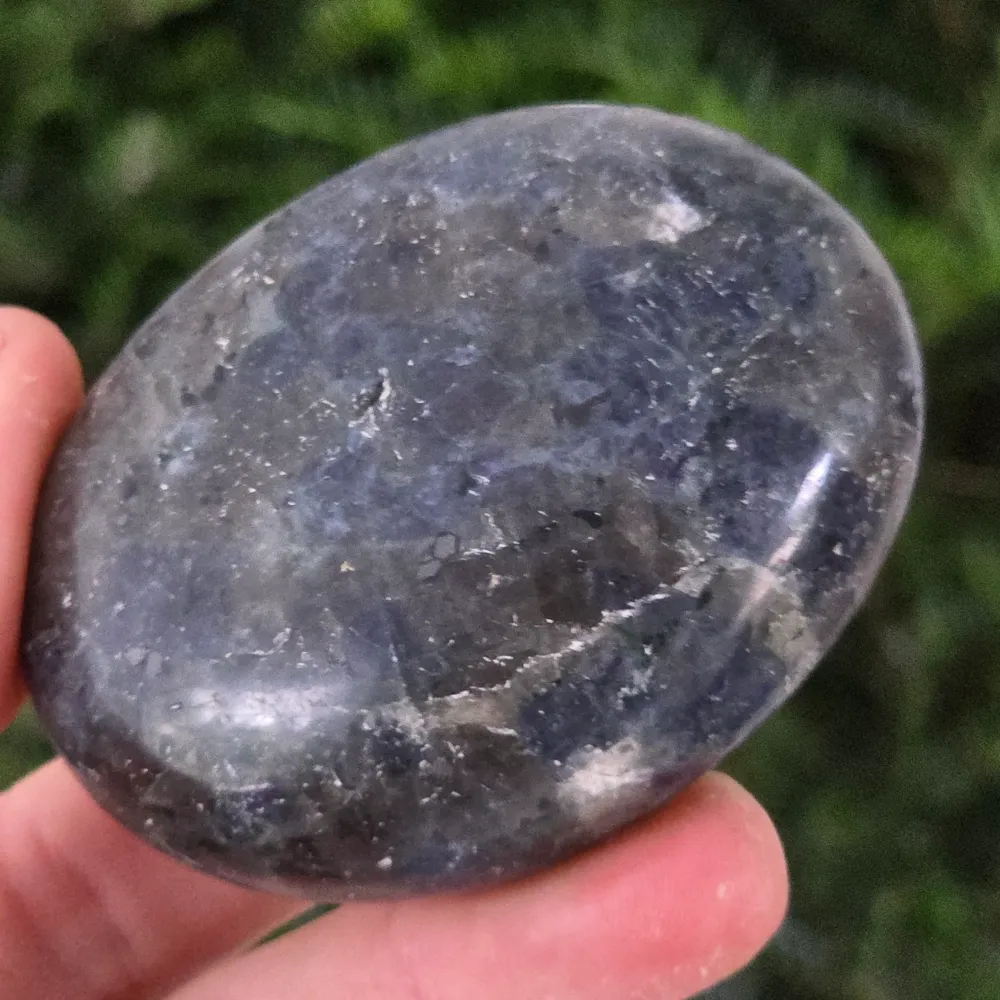 Palmstone Iolite (vízzafír) madagaszkári modellből 9