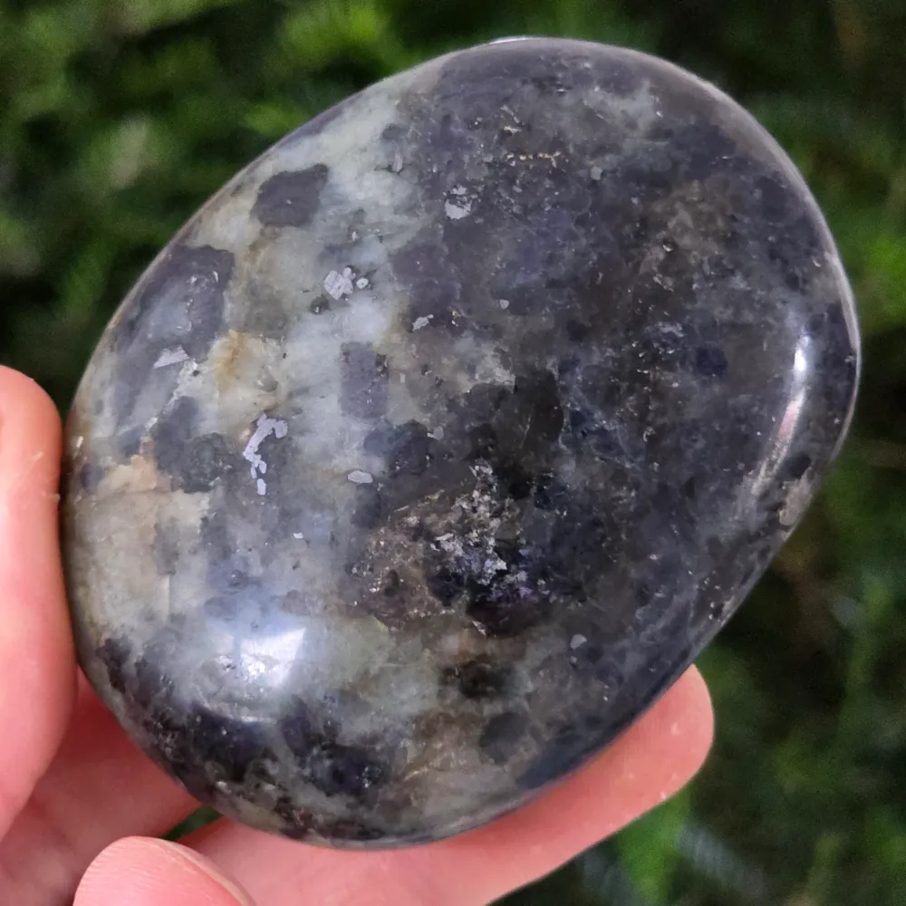 Palmstone iolite (vízzafír) madagaszkári modellből 8