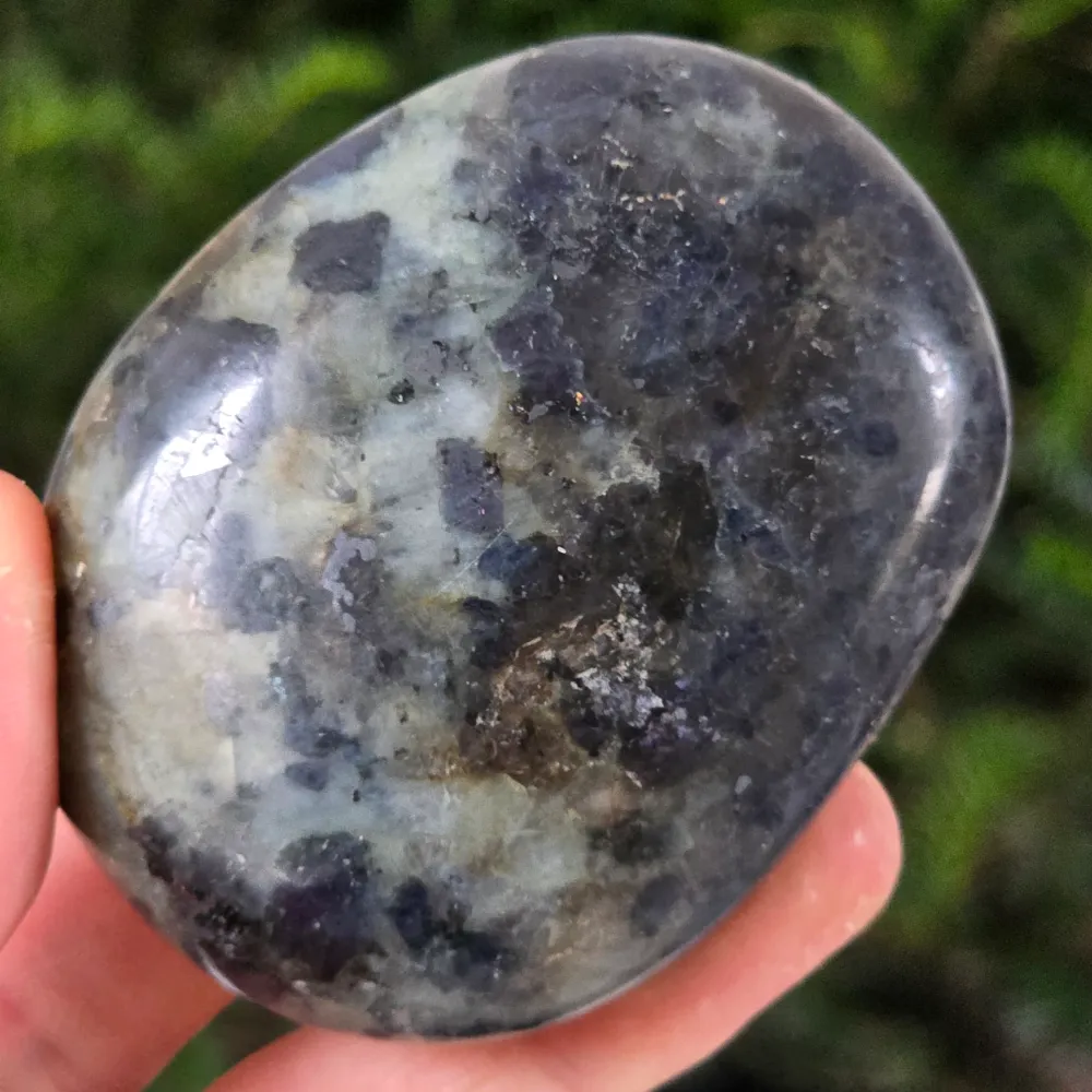 Palmstone iolite (vízzafír) madagaszkári modellből 8