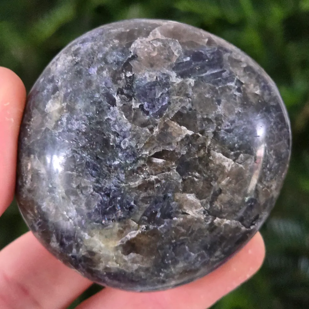 Palmstone Iolite (vízzafír) madagaszkári modellről 4