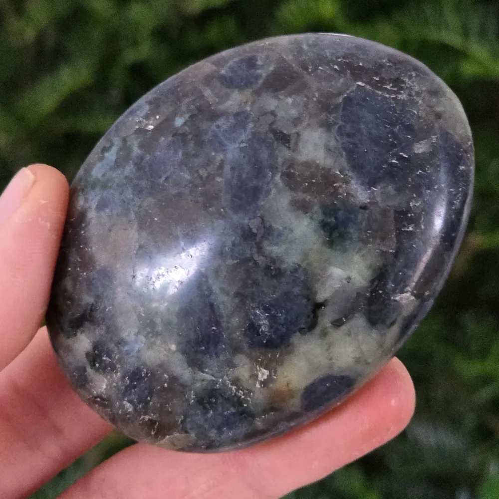 Palmstone Iolite (vízzafír) madagaszkári modellről 11