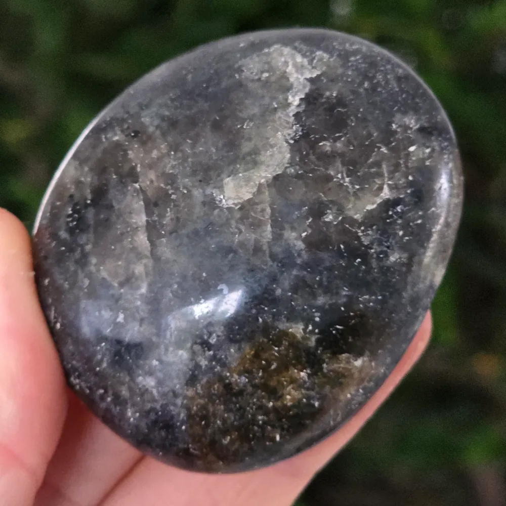Palmstone Iolite (vízzafír) madagaszkári modellről 12