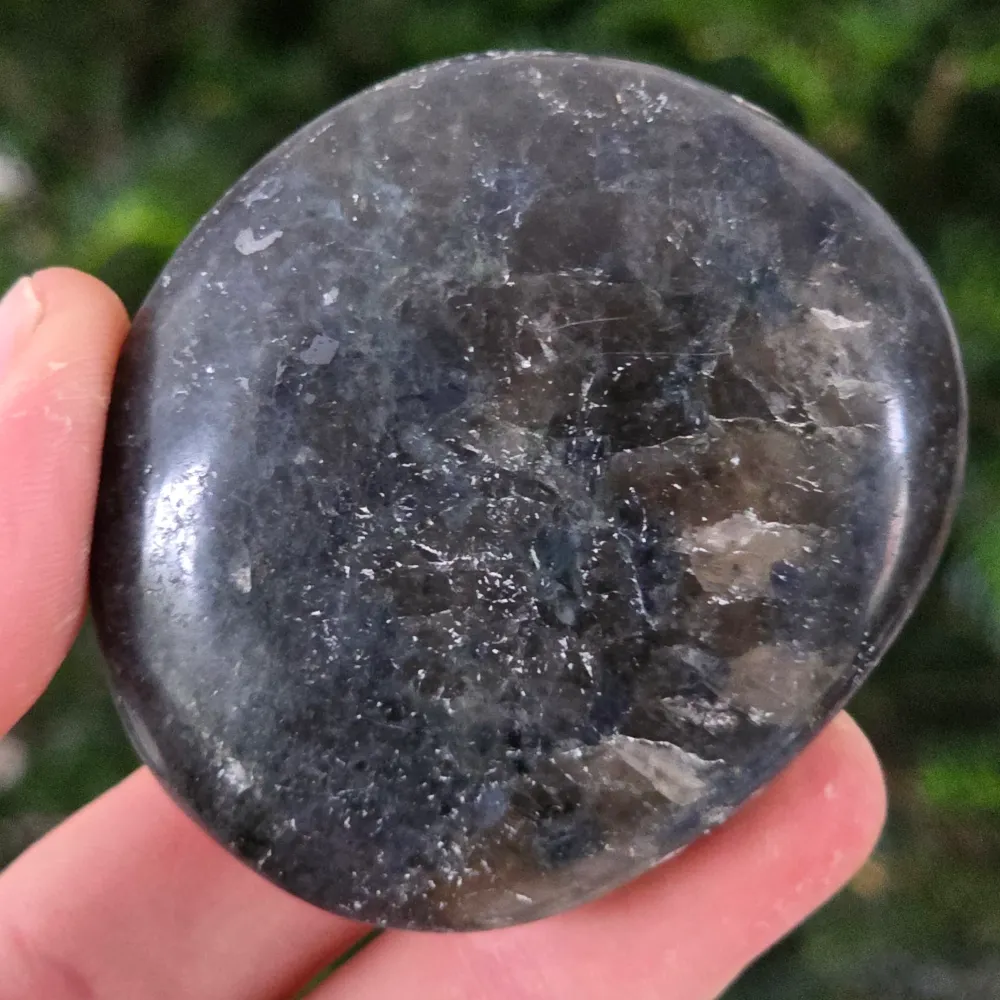 Palmstone Iolite (vízzafír) madagaszkári modellről 12