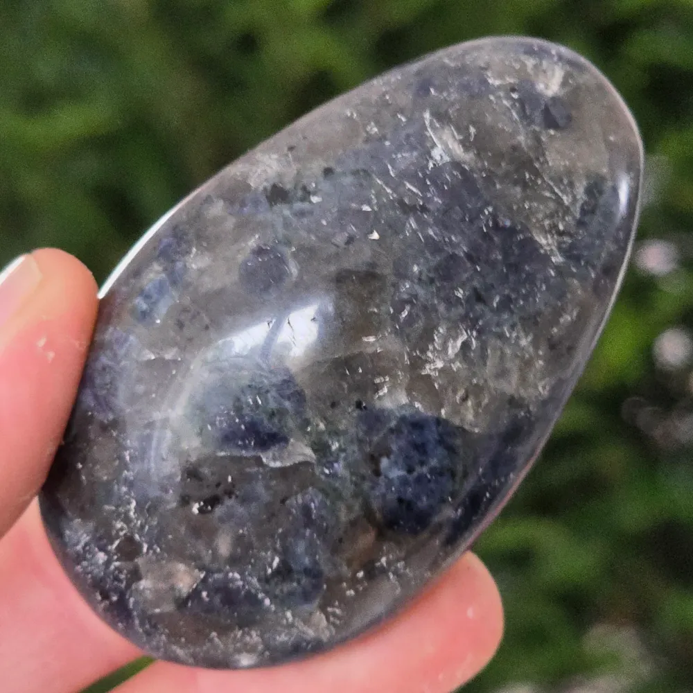 Palmstone Iolite (vízzafír) madagaszkári modellről 1