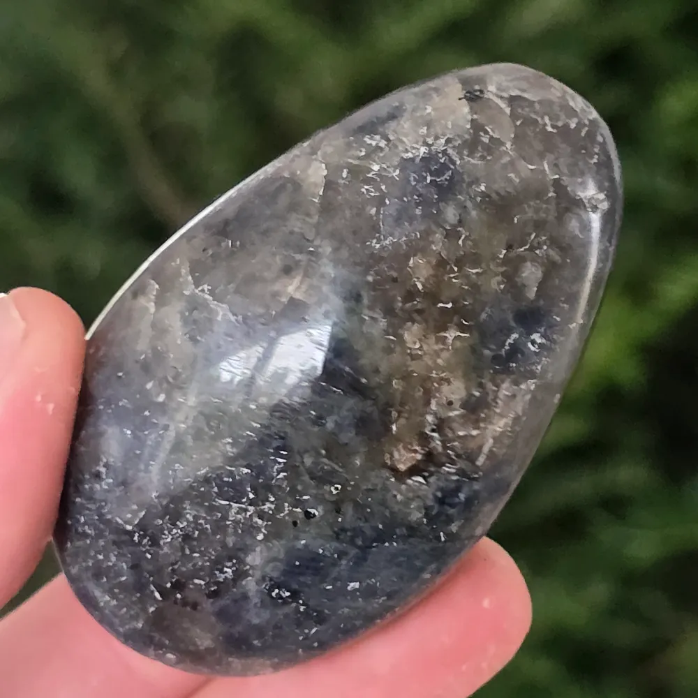 Palmstone Iolite (vízzafír) madagaszkári modellről 1