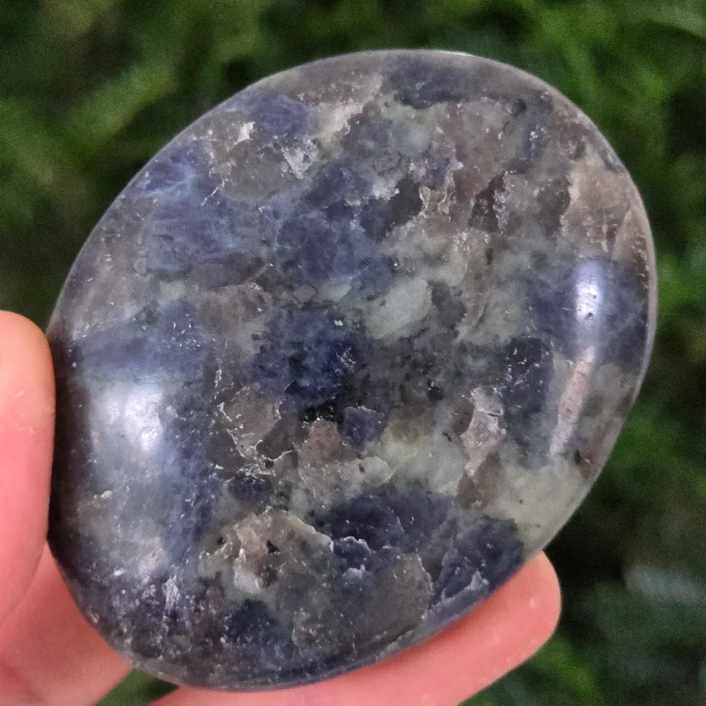 Palmstone Iolite (vízzafír) madagaszkári modellről 11
