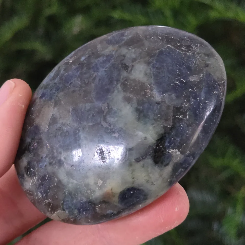 Palmstone Iolite (vízzafír) madagaszkári modellről 11