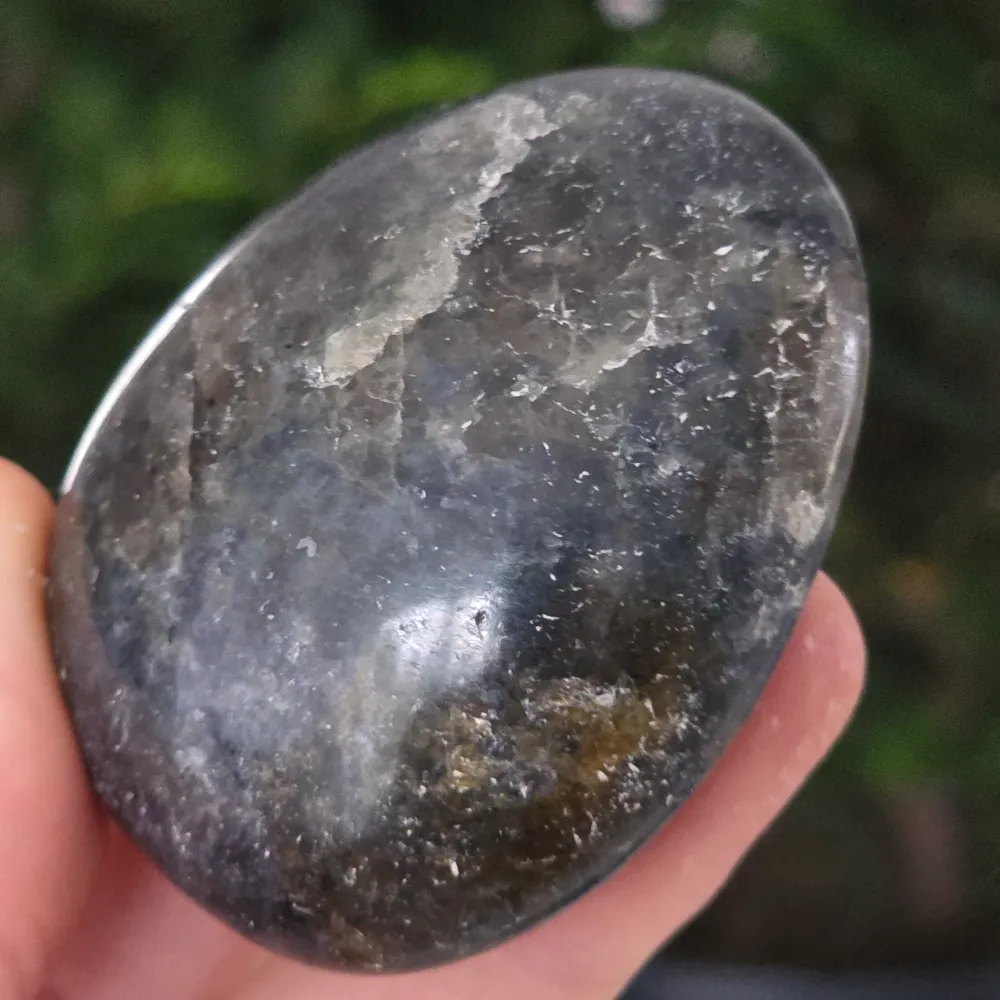 Palmstone Iolite (vízzafír) madagaszkári modellről 12