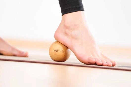 Masszázs golyó - tölgyfa, 7 cm | rollholz